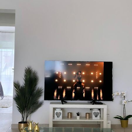 2 Bedrooms Luxury Apartment - Guillemins Liège Extérieur photo